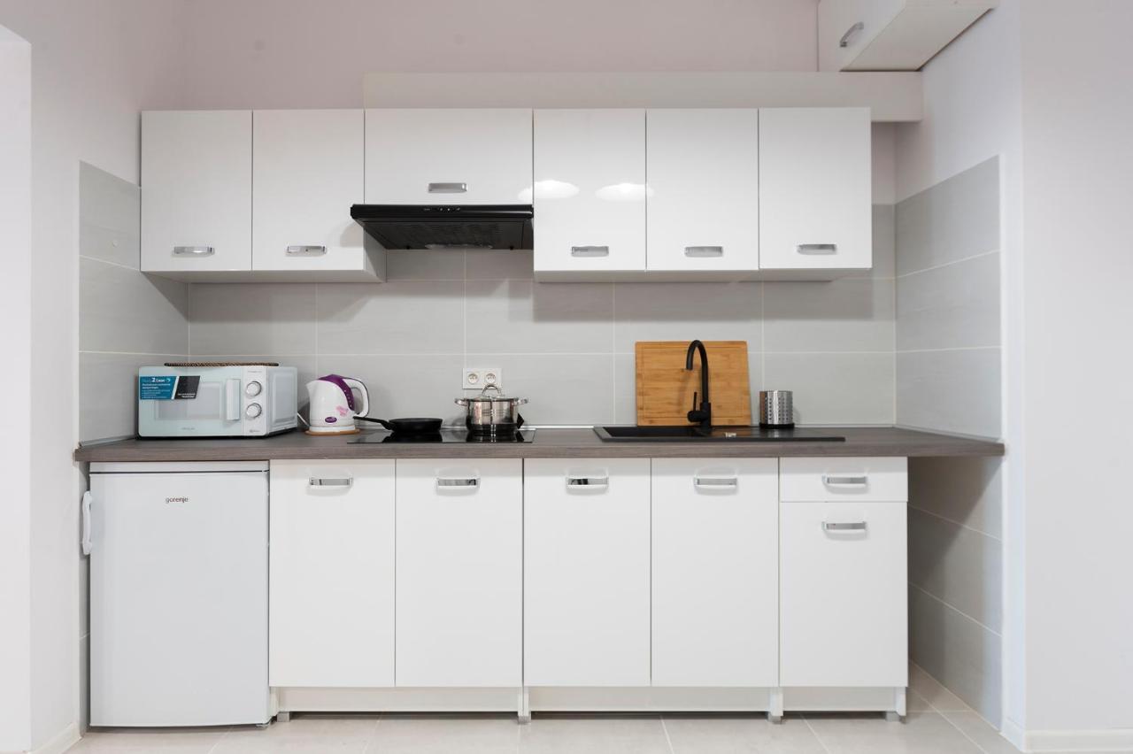 Luxury In City -3- Studio Bright & Secure Free Parking Lodź Bagian luar foto