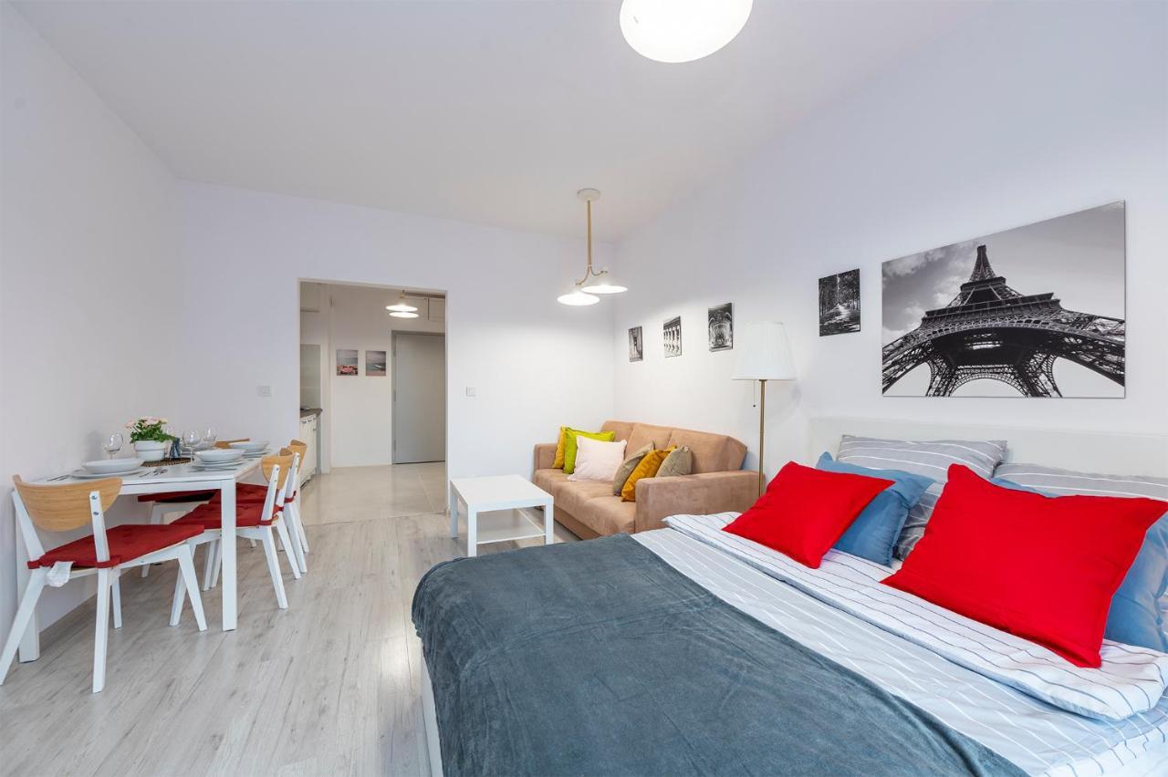 Luxury In City -3- Studio Bright & Secure Free Parking Lodź Bagian luar foto